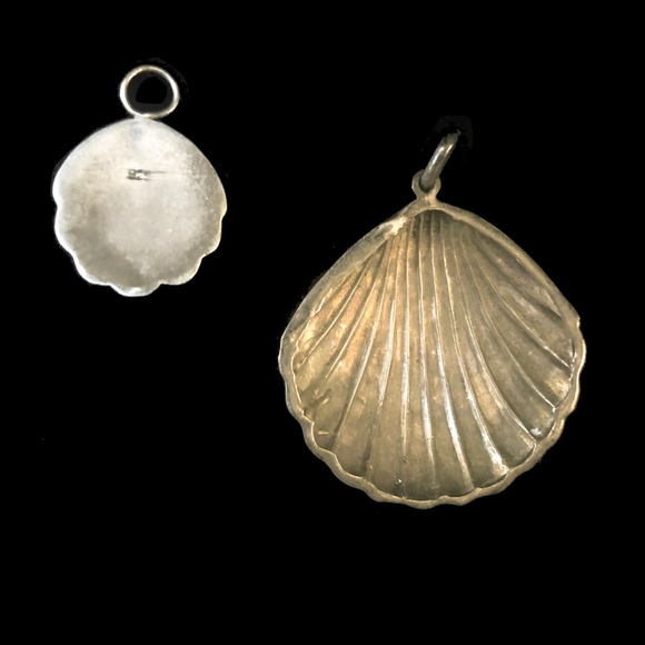 Vintage Set Oxidized Hollow + Puffy Shell Pendants - Picture 3 of 8